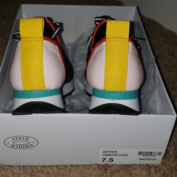 Steve Madden Shoes - Picture 4 of 5